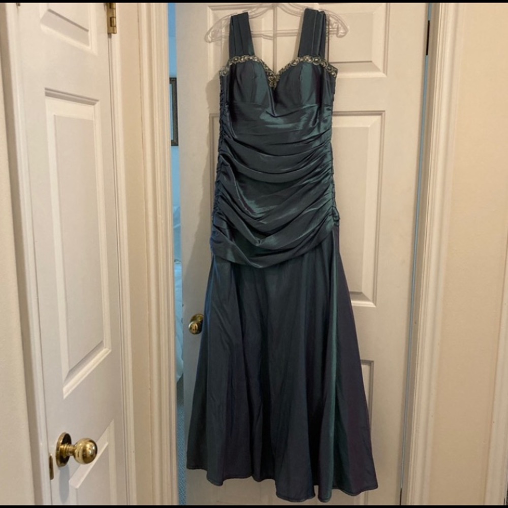 Elegant Blue Evening Gown